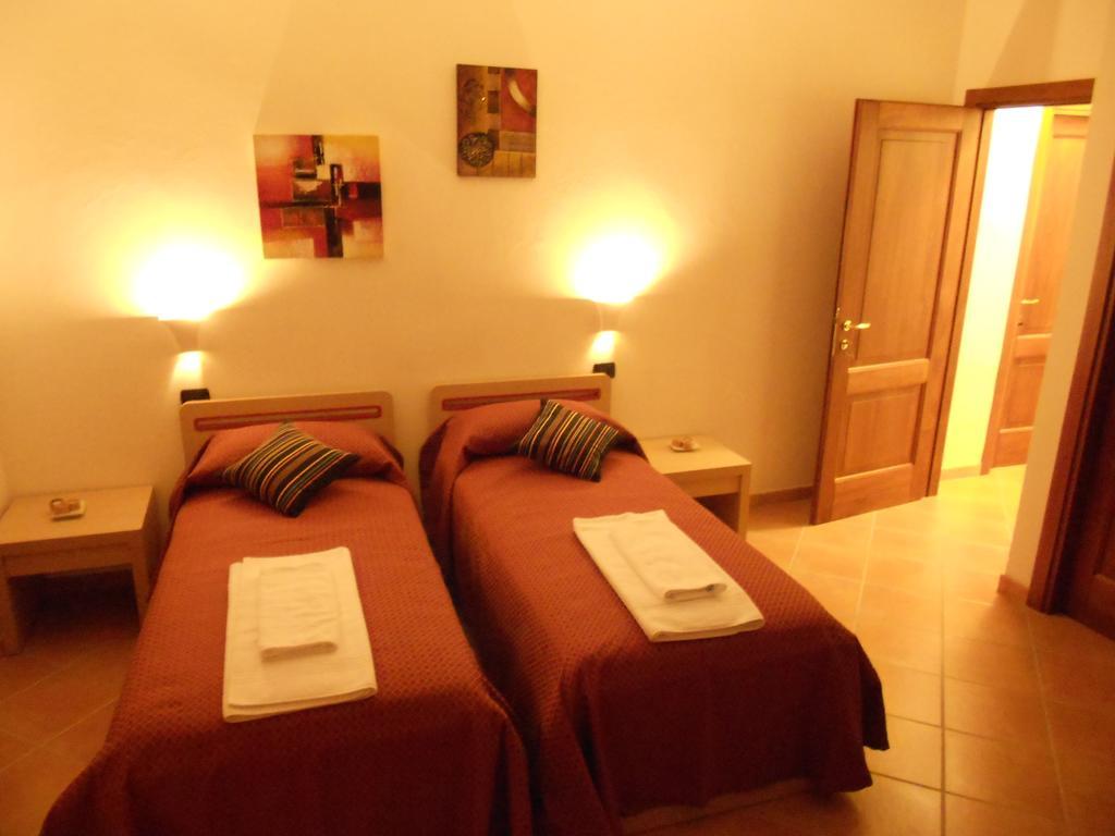 Il Grappolo In Langa Villa Monastero Bormida Стая снимка